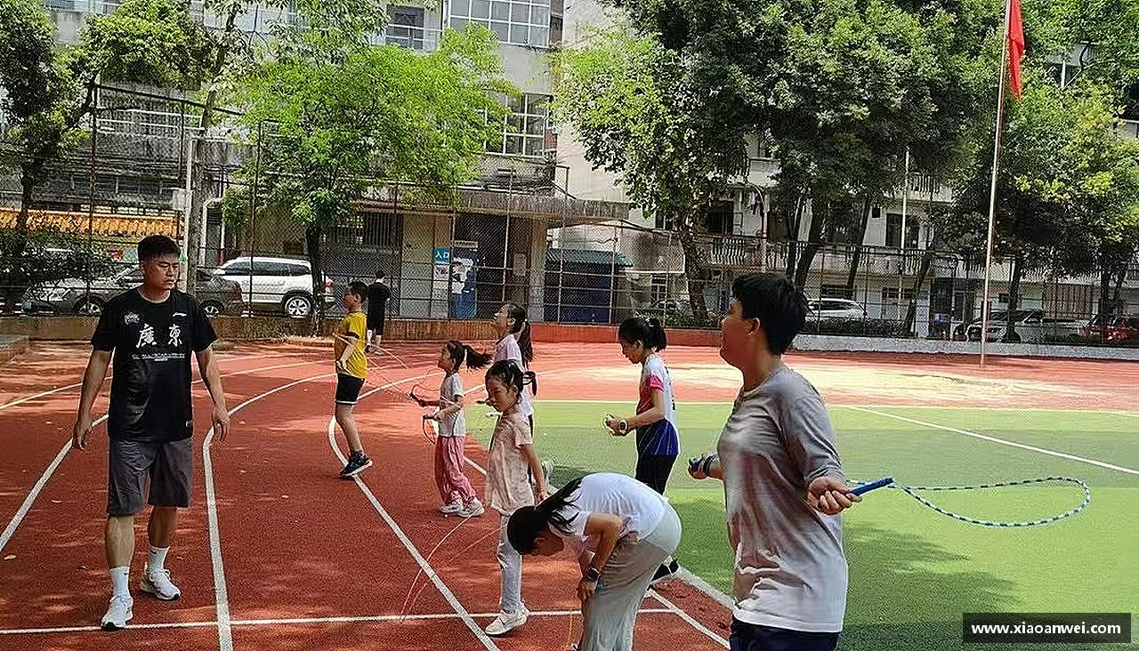 每一滴汗水，都在为成功铺路。